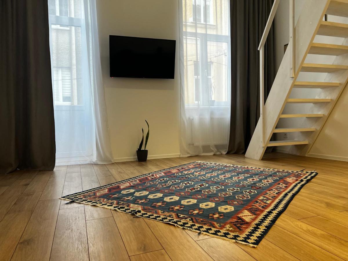 Apartment Lesya Kurbasa Lviv Ngoại thất bức ảnh