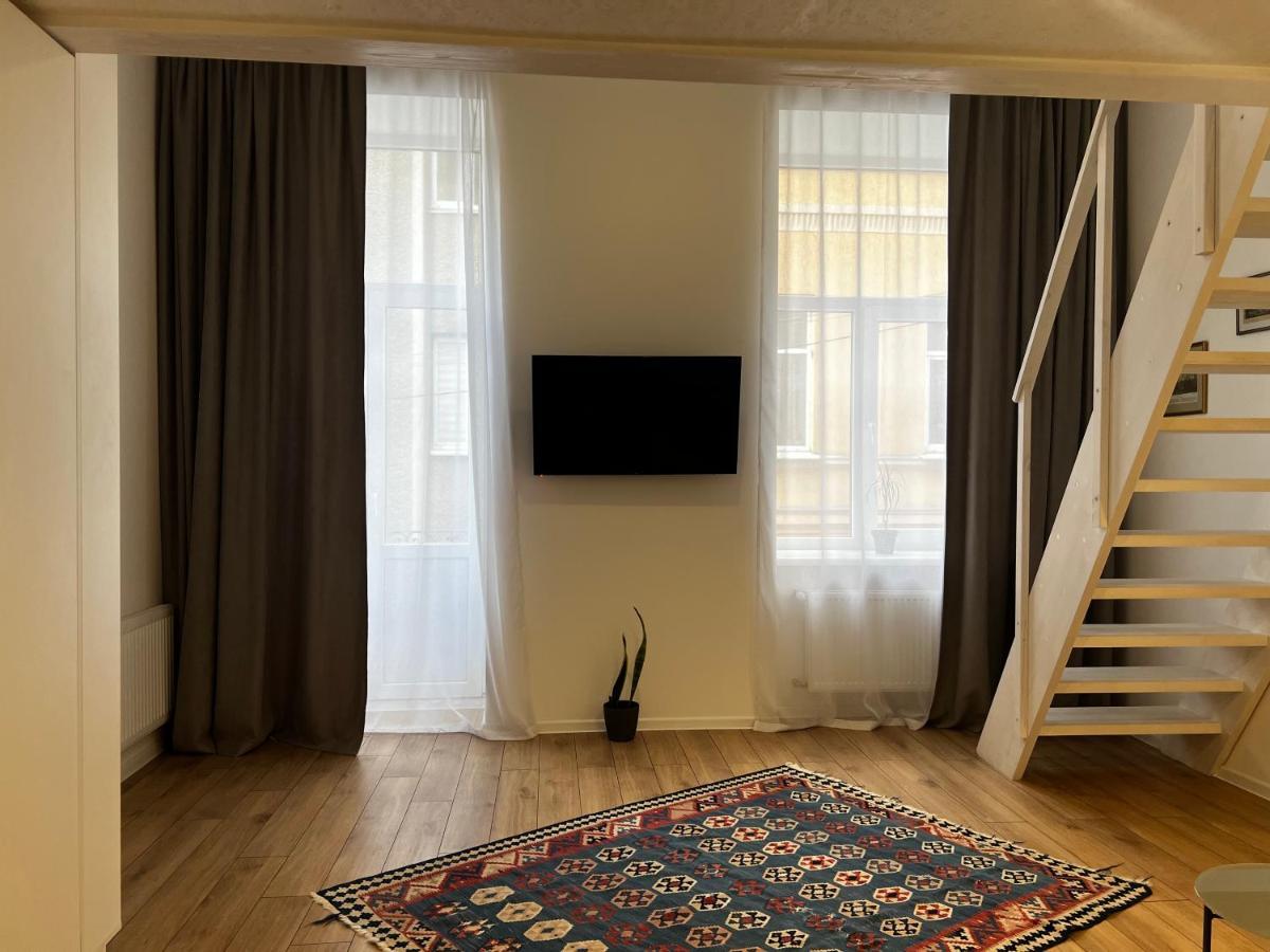 Apartment Lesya Kurbasa Lviv Ngoại thất bức ảnh