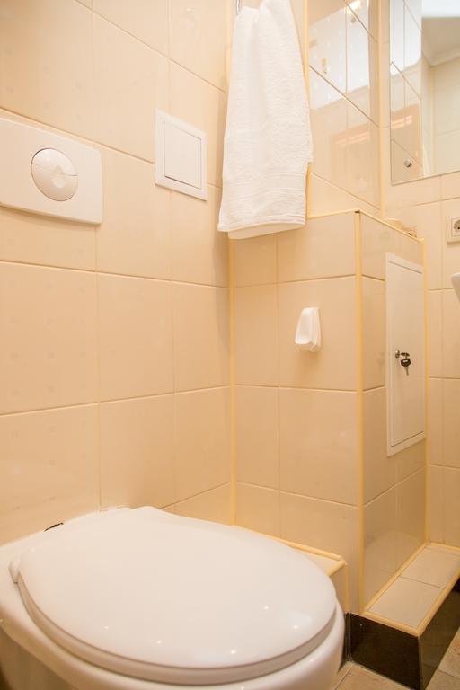 Apartment Lesya Kurbasa Lviv Ngoại thất bức ảnh
